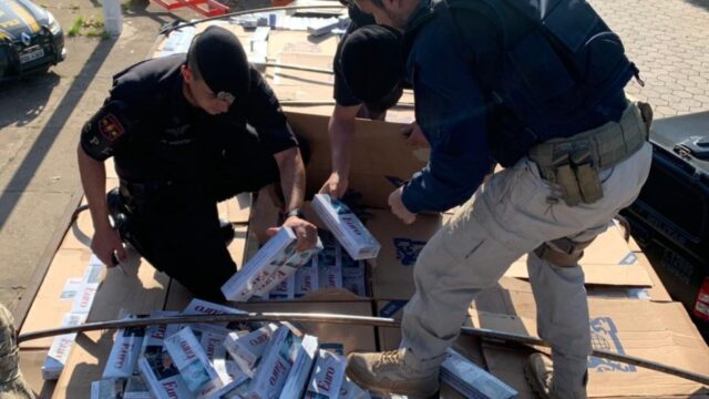 Operação conjunta entre PRF/MS, PRF/GO e PMGO apreende carga de cigarros contrabandeados