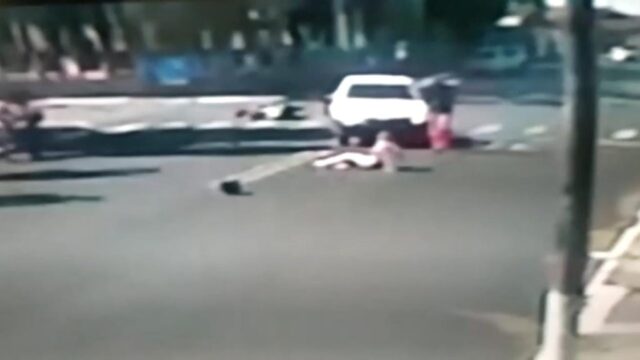 Vídeo: motorista não respeita sinalização e colide contra motociclista em avenida de Ouvidor
