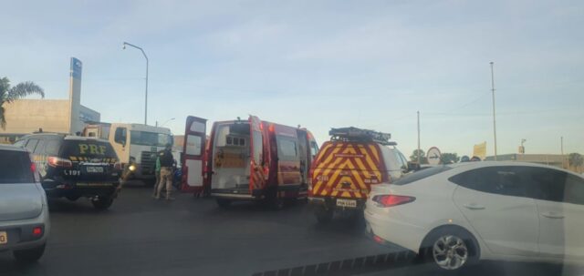 Motociclista fica ferido em acidente no trevo de acesso ao Bairro Castelo Branco, em Catalão