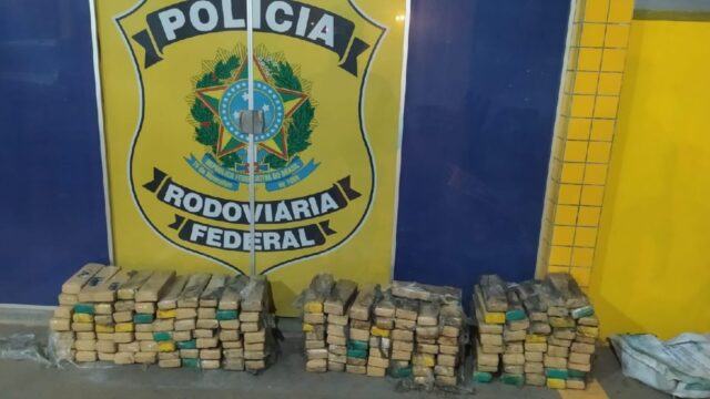 PRF apreende 168 kg de maconha em Catalão