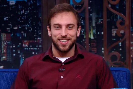 Leo Lins é demitido do SBT após fazer piada de criança com hidrocefalia