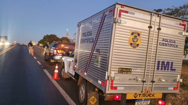 Motociclista morre após ser atropelado por carro na BR-050 em Catalão