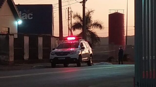 Comerciante reage a tentativa de roubo e mata dois suspeitos, em Corumbaíba
