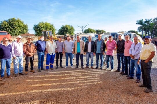 Prefeitura de Ouvidor realiza reunião com funcionários das Secretarias de Obras e Transportes, Agricultura e Meio Ambiente