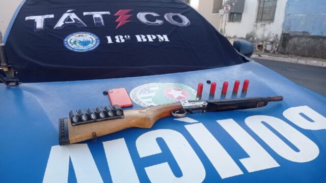 Motorista em fuga é detido após PM atirar contra pneus do veículo na BR-050, em Catalão