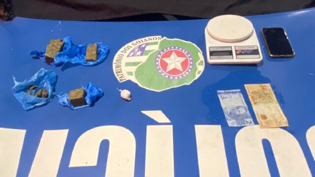 Homem é preso ao tentar descartar drogas em lote baldio em Catalão