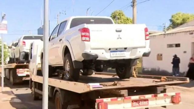 Bandidos furtam 5 caminhonetes de oficina e escondem veículos no Bairro Custódio Pereira em Uberlândia