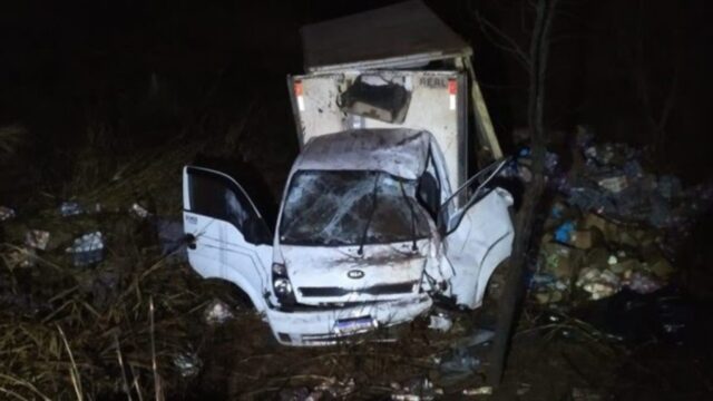 Idoso perde o controle da direção e morre em capotamento de caminhão na BR-452 em Uberlândia