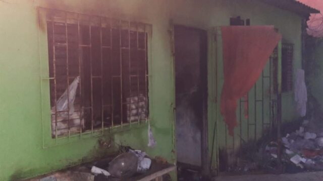 Moradora dorme com cigarro aceso e provoca incêndio em casa no Bairro Jardim Canaã em Uberlândia