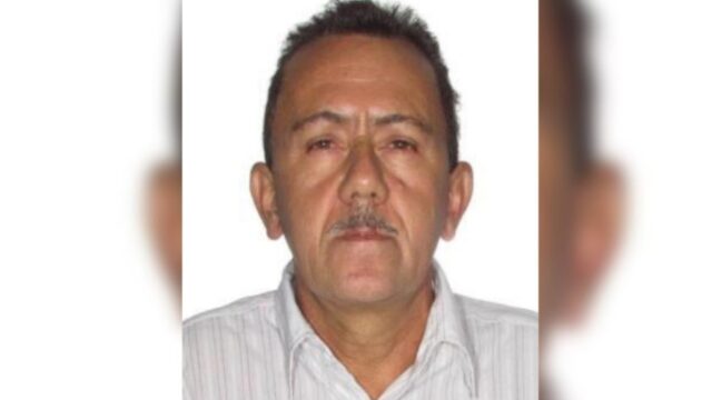 Homem que incendiou a própria casa, matou 2 pessoas a tiros e feriu outras 2 não tinha recebido ordem de despejo, diz delegado