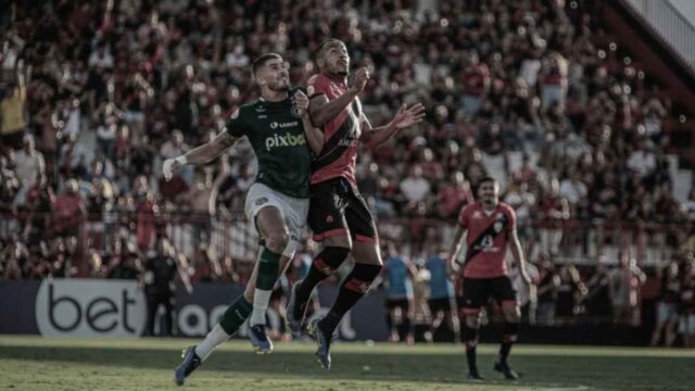 Em clássico goiano, Goiás vence Atlético-GO por 2 x 1 pelo Campeonato Brasileiro, em Goiânia