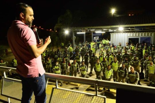 Sindicato Metabase realiza assembleia com trabalhadores da empresa CREC-10