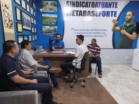 Dirigentes do Sindicato Metabase reúnem com representantes da CREC-8