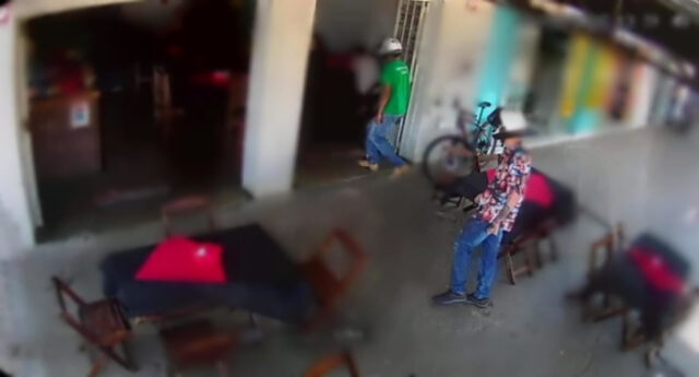 VÍDEO: Após homicídio de jovem em restaurante, suspeitos são mortos em confronto com a polícia e um terceiro envolvido é preso, em Catalão