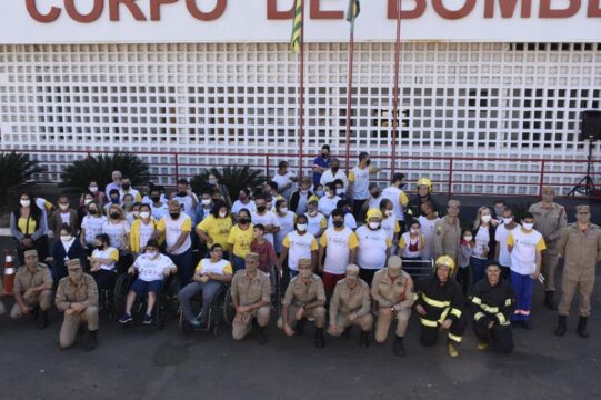 Em ato solene pelo Dia do Soldado, 10ºBBM recebe alunos e professores da Escola "Santa Clara" da Sociedade Pestalozzi de Catalão