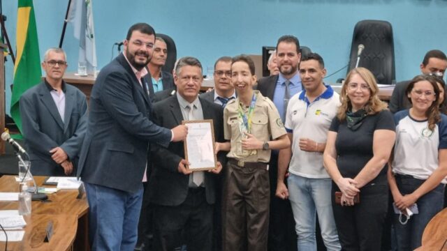 Atleta Ariel recebe Moção de Aplausos na Câmara de Vereadores em Catalão