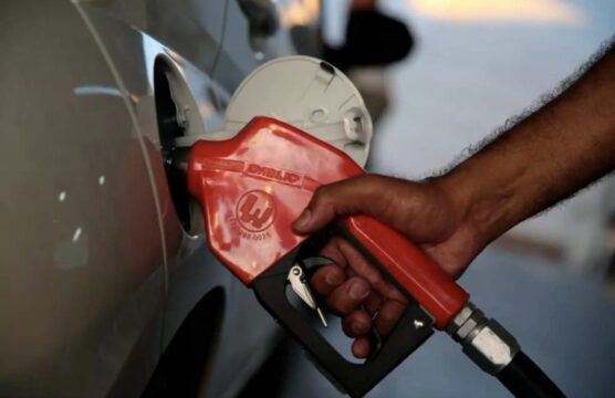 Petrobras anuncia nova redução no preço da gasolina