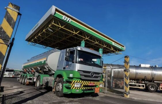Petrobras anuncia redução de 5,6% da gasolina para distribuidoras