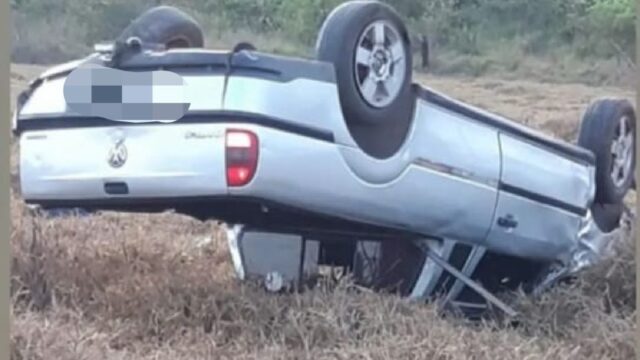 Saída de pista com capotamento na GO-020 deixa três feridos, em Pires do Rio