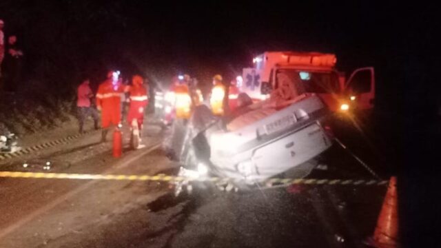 Batida frontal deixa mortos e feridos na BR-262, entre Araxá e Uberaba