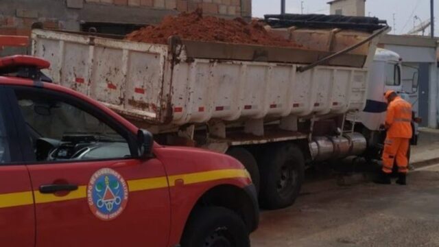 Idoso morre atropelado pelo próprio caminhão durante manutenção em Uberlândia