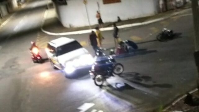 Acidente entre camionete e moto deixa um motociclista ferido, em Catalão
