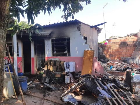 Mulher incendeia casa de ex-companheiro, em Uberlândia; saiba o motivo