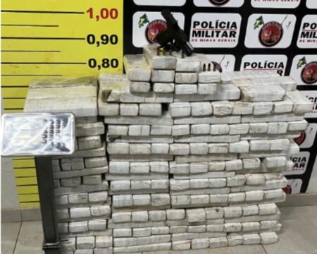 Homem é preso e 225 barras de maconha são apreendidas em Uberlândia