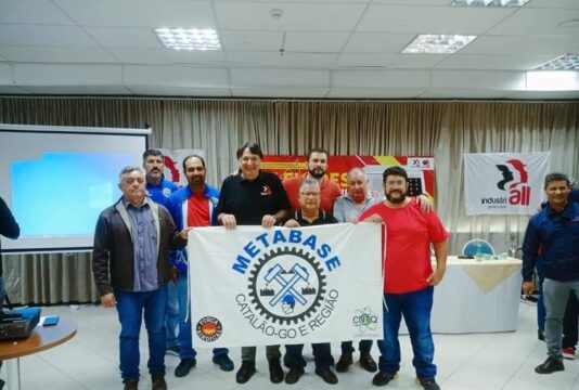 Dirigentes do Sindicato Metabase participam de Seminário Nacional sobre Política Industriall no Brasil