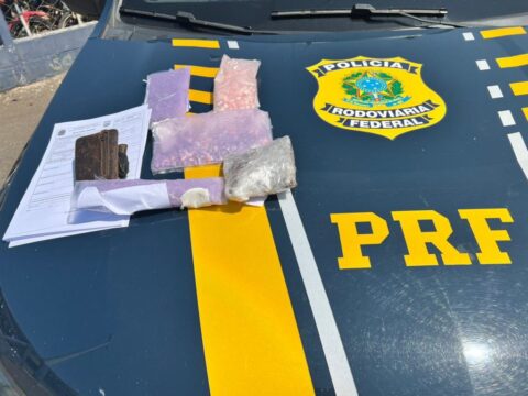PRF prende homem que transportava 1.560 comprimidos de ecstasy na BR 153, em Morrinhos