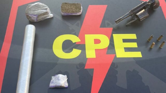 Após ostentação em redes sociais, dois jovens são presos com drogas e arma de fogo, em Catalão