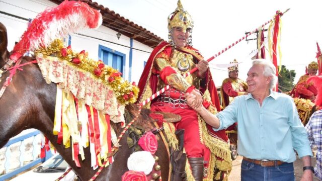 No encerramento das Cavalhadas de Corumbá de Goiás, Caiado ressalta importância de preservar cultura goiana