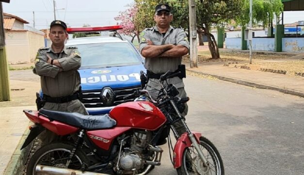 Em Catalão, Polícia Militar recupera moto com restrição de furto/roubo
