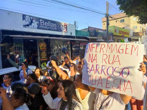 Em Catalão, profissionais de enfermagem fazem manifestação contra suspensão da lei que fixa piso salarial da categoria