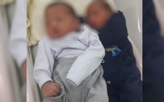 Em caso raro, jovem goiana tem gêmeos de pais diferentes: 'Não sabia que podia acontecer'
