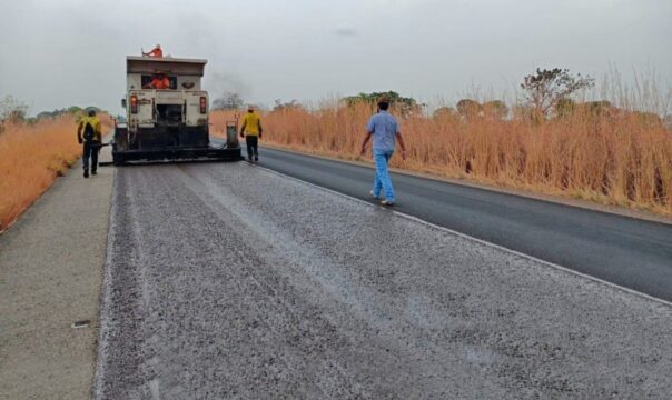Governo de Goiás abre frente de recuperação da GO-330 entre Catalão-Três Ranchos
