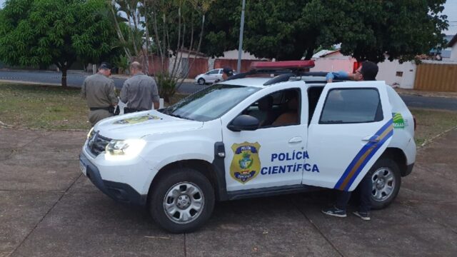 Homem é morto com golpes de faca e suspeitos são presos, em Catalão