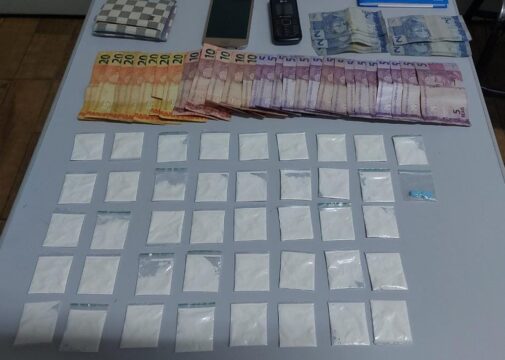 Polícia Militar apreende 41 papelotes de cocaína em Araguari