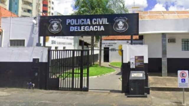 Homem é preso após chamar segurança de clube de 'negão vagabundo' por impedir crianças de pularem de ponta em piscina, diz polícia