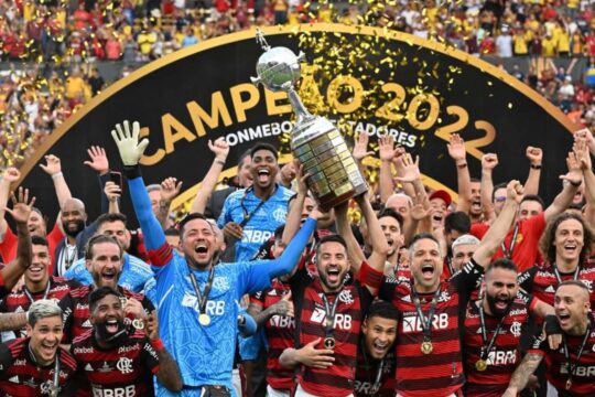 Flamengo vence o Athlético Paranaense e é campeão da Libertadores 2022
