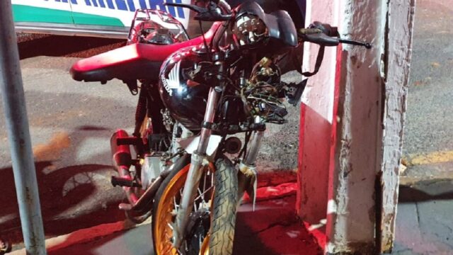 Motociclista fica ferido após colisão em cruzamento, na Vila Chaud em Catalão