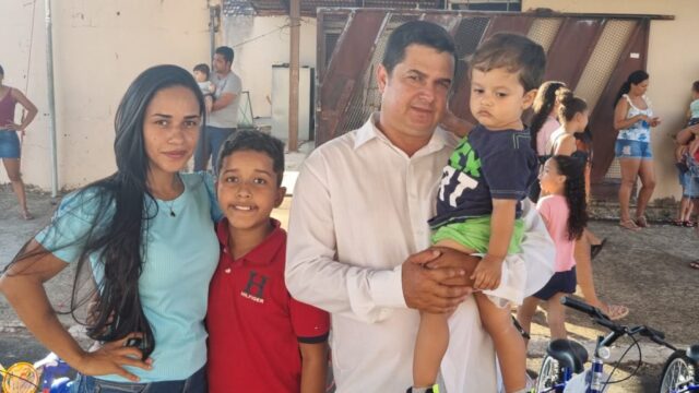 Morador de Ouvidor realiza festa em homenagem ao Dia Das Crianças
