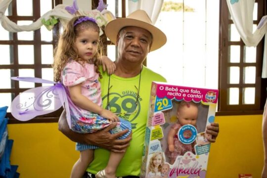 Em Ouvidor: presidente da Câmara de Vereadores, Eurípides Benedito, participa de comemoração do Dia das Crianças