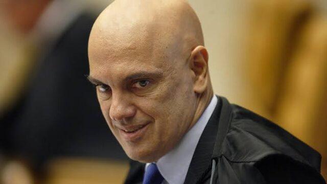 Alexandre de Moraes determina que PRF e PMs desobstruam todas as rodovias federais imediatamente