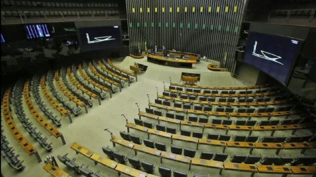 Veja quem são os 17 deputados federais eleitos por Goiás
