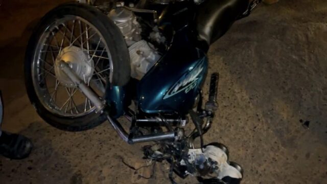 Colisão entre carro e moto deixa motociclista em estado garve, em Caldas Novas