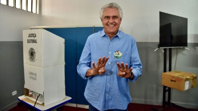 Caiado é reeleito governador de Goiás no primeiro turno