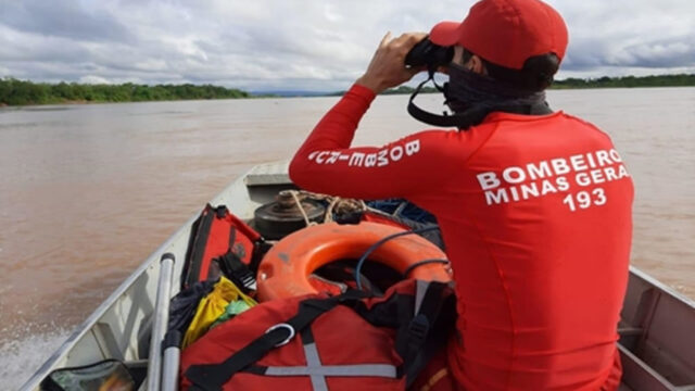 Bombeiros buscam por homem que desapareceu após cair de moto aquática na represa de Miranda em Uberlândia