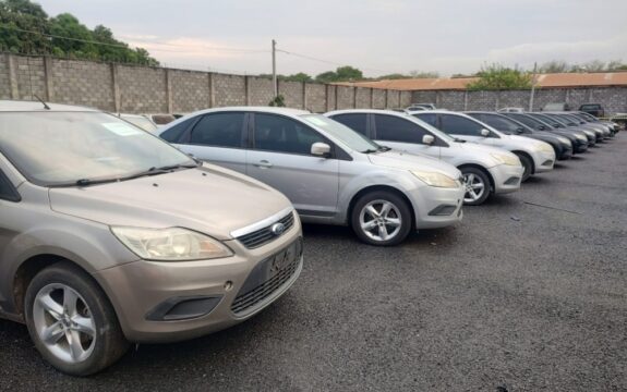Polícia Federal faz leilão virtual de mais de 40 carros e caminhonetes