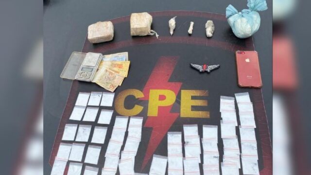 Dois jovens são flagrados com drogas na mochila em Orizona